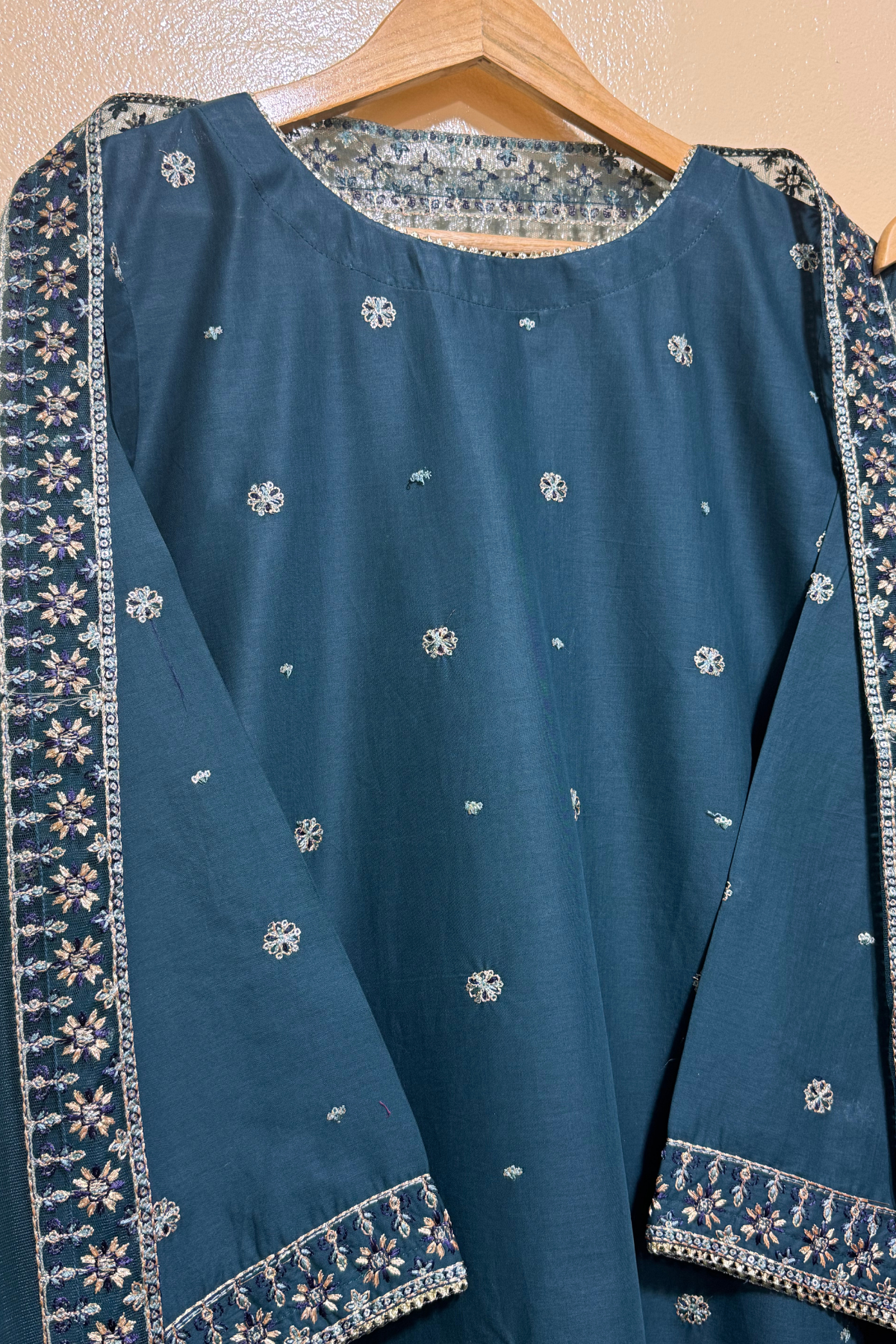 Eloura 3Pc Embroidered Lawn Dress