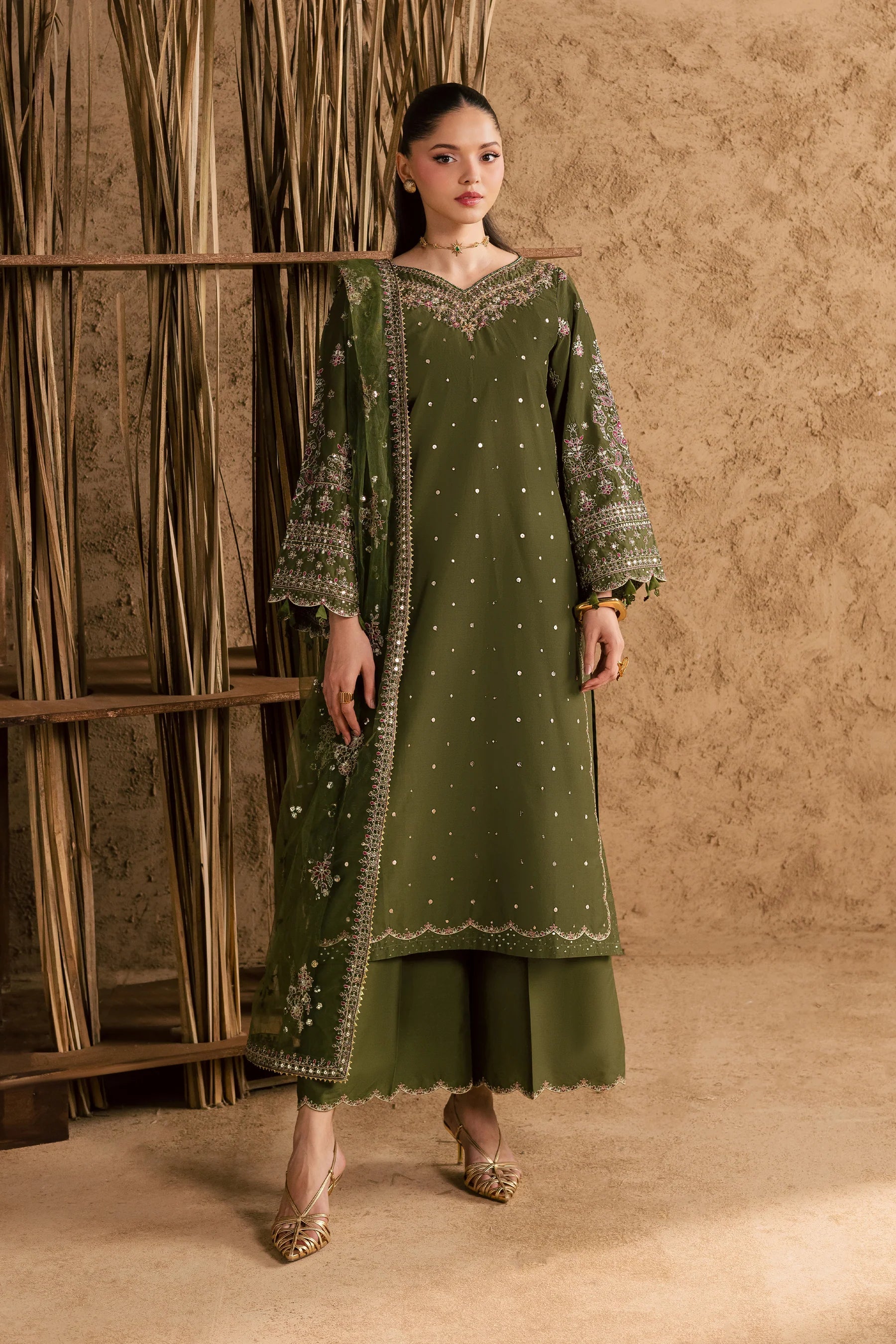 Nivora 3Pc Festive Embroidered Pret