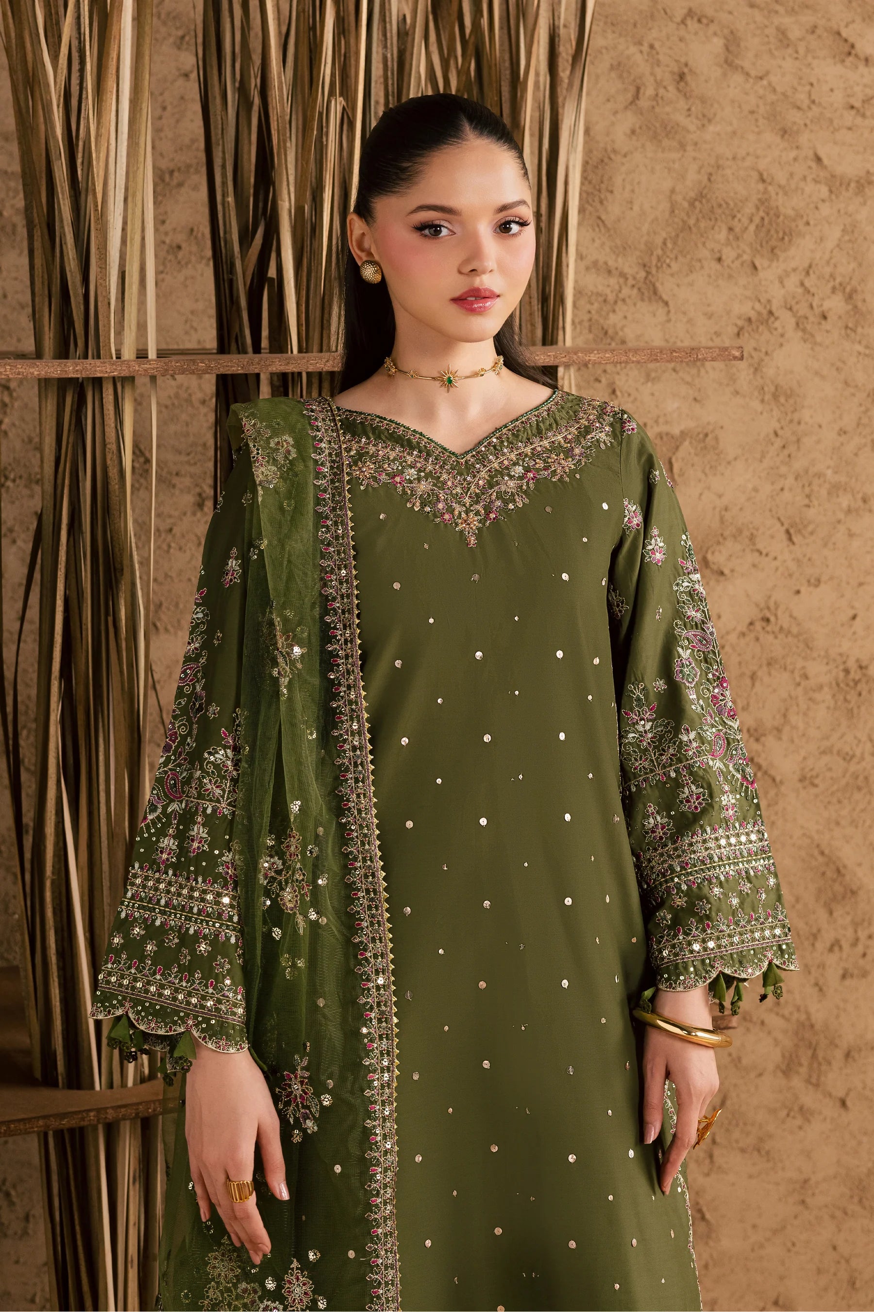 Nivora 3Pc Festive Embroidered Pret