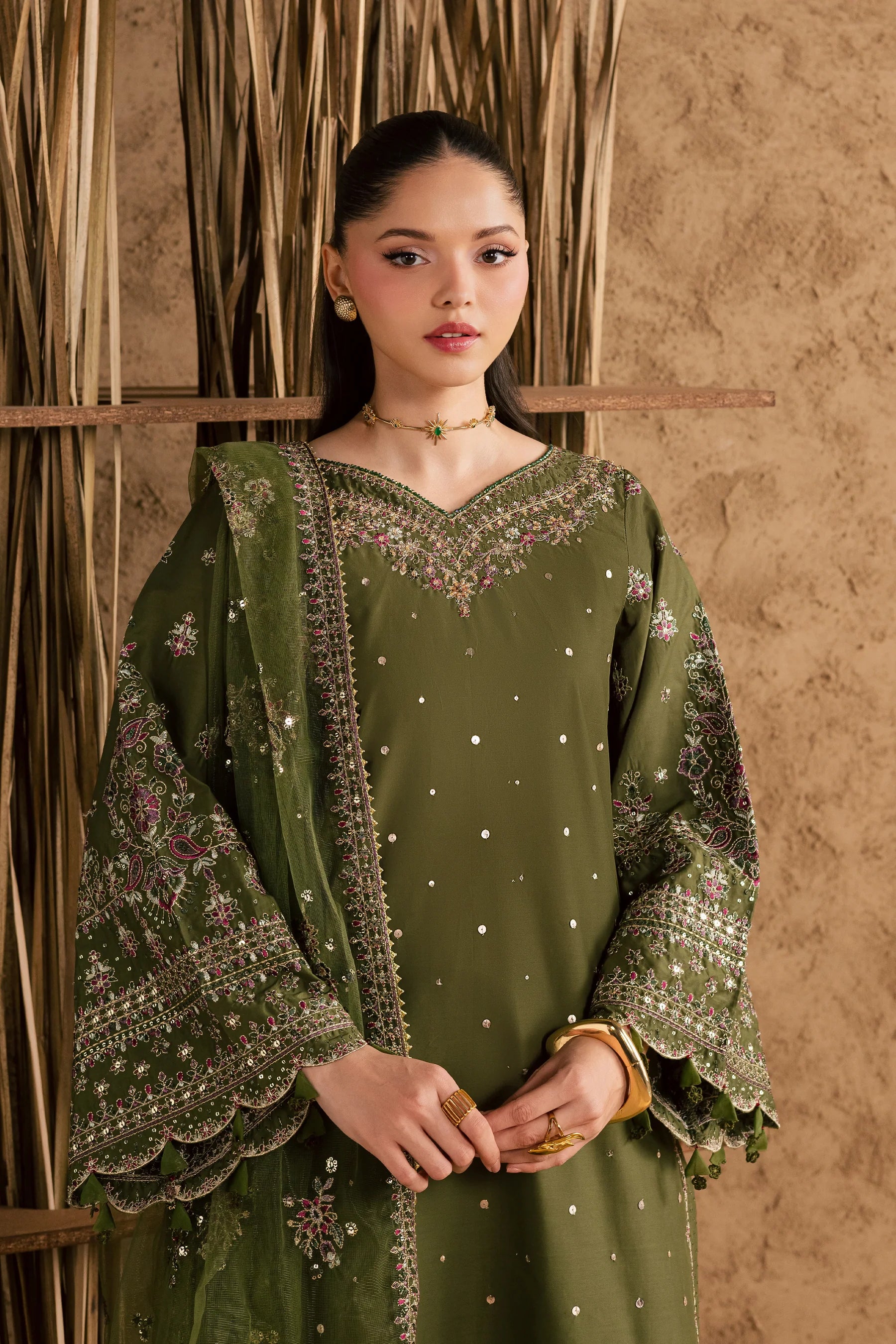 Nivora 3Pc Festive Embroidered Pret